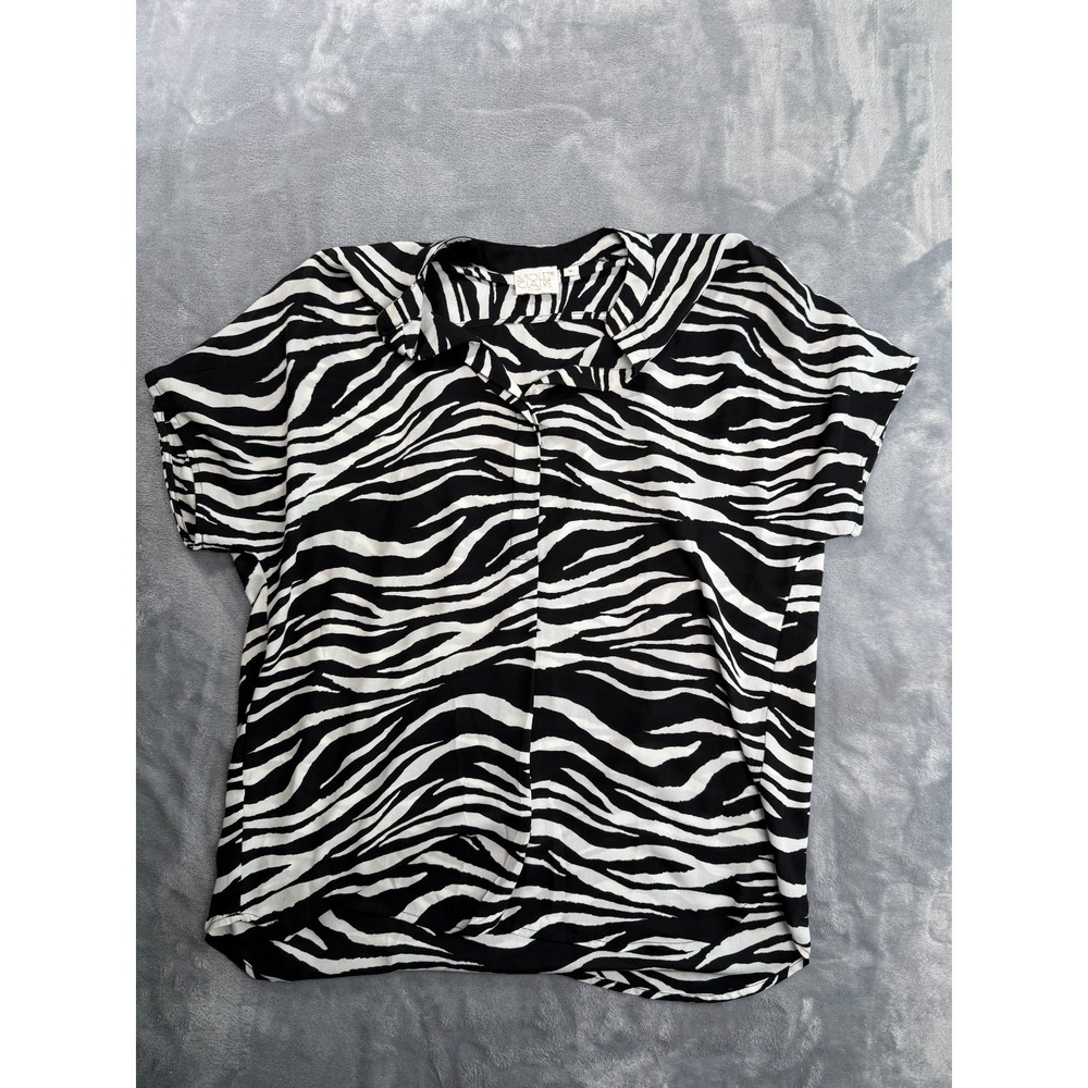 Violet + Claire NY Blouse Top Womens Medium Black White Zebra Print Cap Sleeve